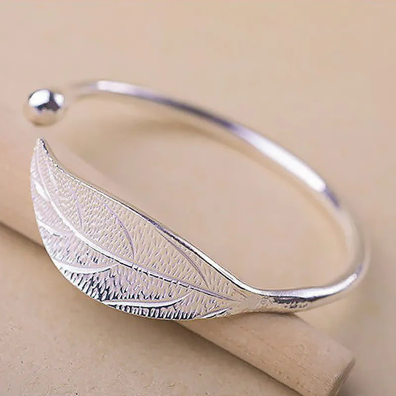 LINO Open Leaf Fashion Bracelet