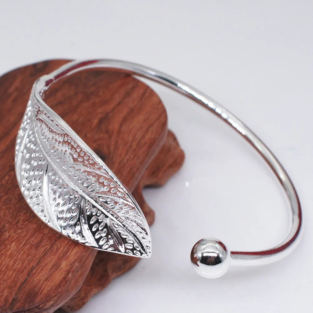 LINO Open Leaf Fashion Bracelet